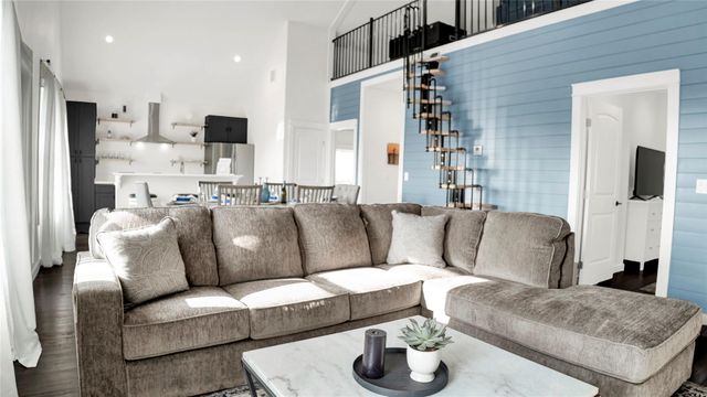 1028 Sunset Circle W, Crystal Beach, TX 77650
