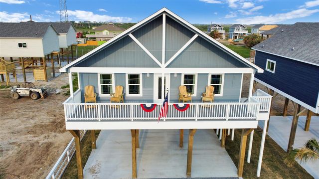 1028 Sunset Circle W, Crystal Beach, TX 77650