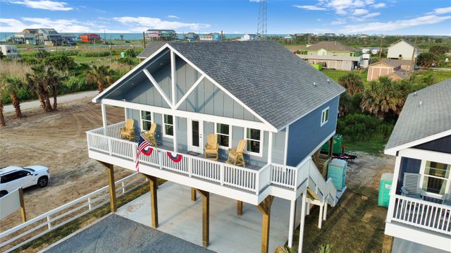 1028 Sunset Circle W, Crystal Beach, TX 77650