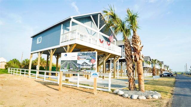 1028 Sunset Circle W, Crystal Beach, TX 77650