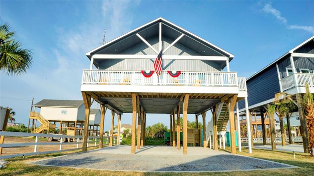 1028 Sunset Circle W, Crystal Beach, TX 77650