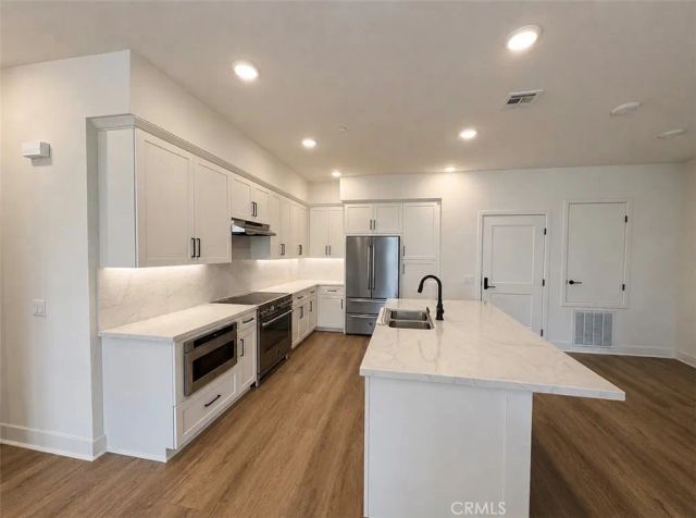 414 Main St Unit 210, Huntington Beach, CA 92648