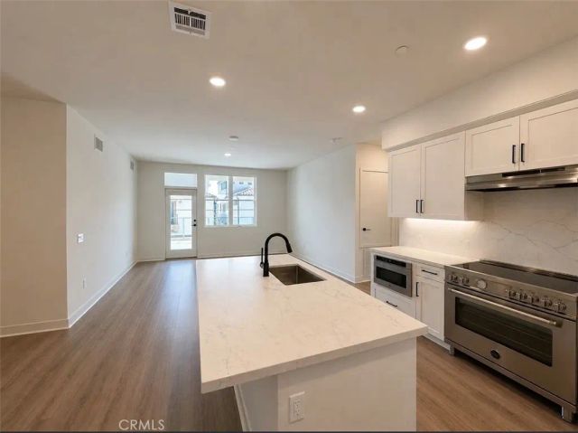 414 Main St Unit 210, Huntington Beach, CA 92648