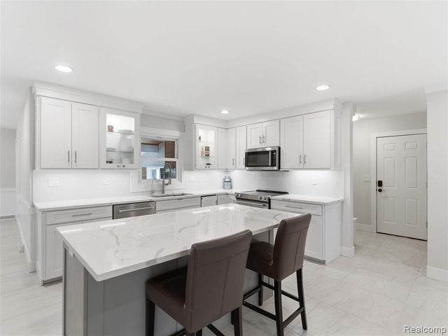 5409 Stony Hill Court, Grand Blanc, MI 48439