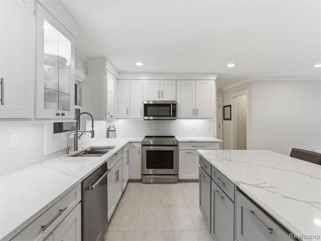 5409 Stony Hill Court, Grand Blanc, MI 48439