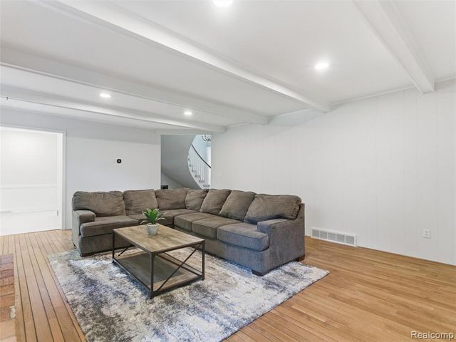 5409 Stony Hill Court, Grand Blanc, MI 48439