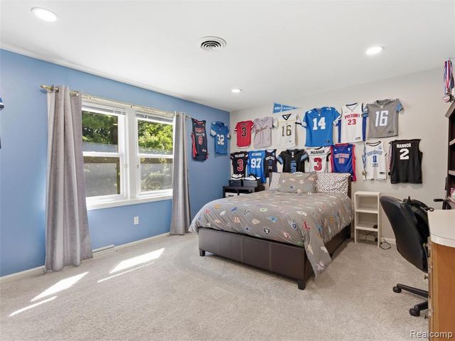 5409 Stony Hill Court, Grand Blanc, MI 48439
