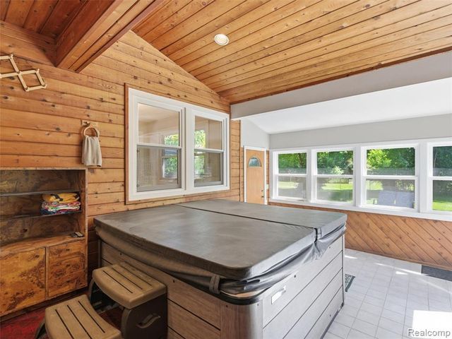 5409 Stony Hill Court, Grand Blanc, MI 48439