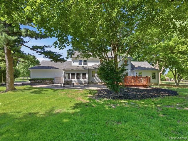 5409 Stony Hill Court, Grand Blanc, MI 48439