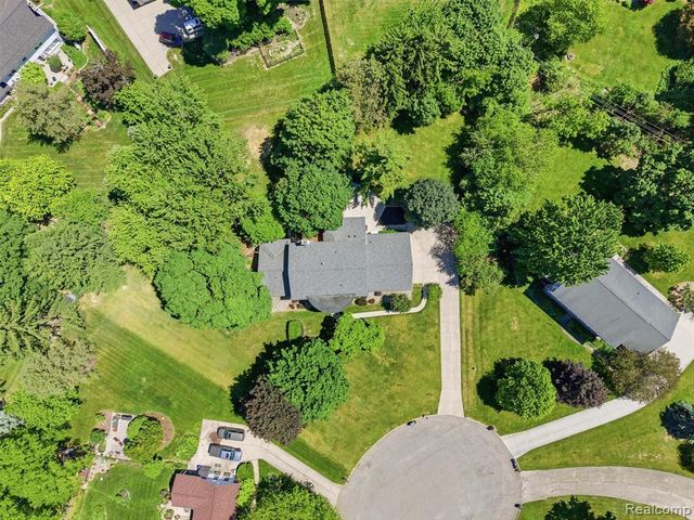 5409 Stony Hill Court, Grand Blanc, MI 48439