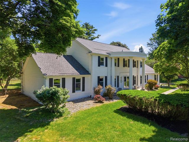 5409 Stony Hill Court, Grand Blanc, MI 48439