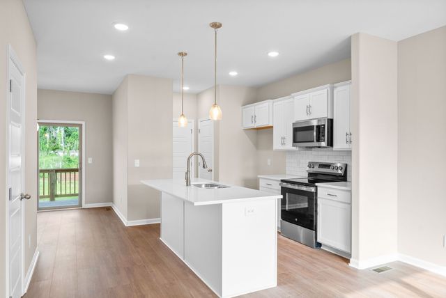 104 Colson Rd, Dover, TN 37058