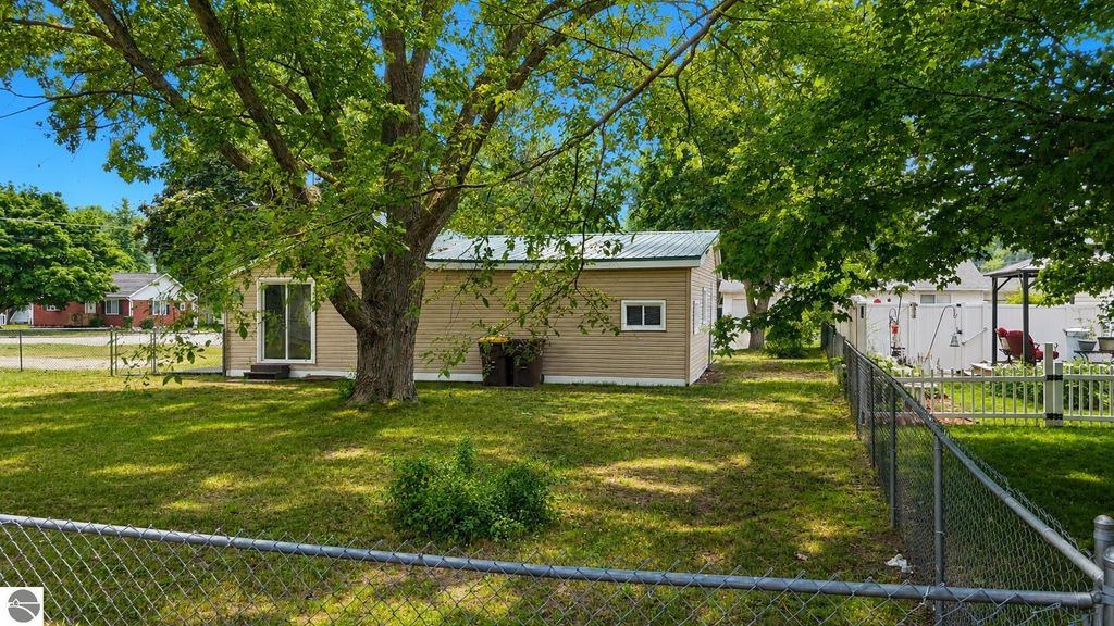 Image 20 of property listing at 1117 Ward Street, Mt Pleasant, MI 48858