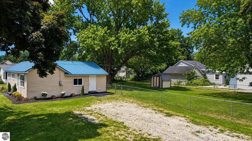 Image 4 of property listing at 1117 Ward Street, Mt Pleasant, MI 48858