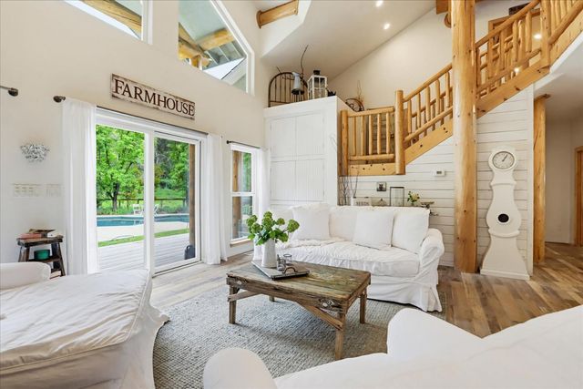21211 McCourtney Rd, Grass Valley, CA 95949