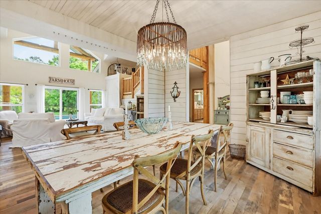 21211 McCourtney Rd, Grass Valley, CA 95949