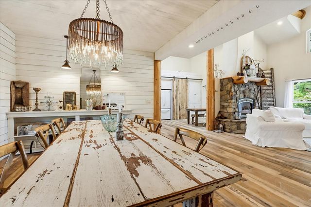 21211 McCourtney Rd, Grass Valley, CA 95949