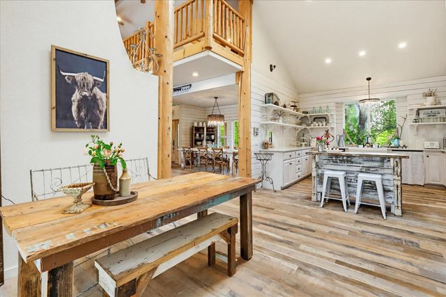 21211 McCourtney Rd, Grass Valley, CA 95949