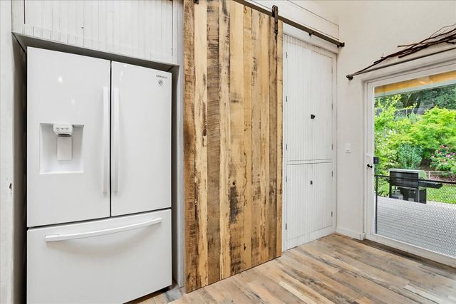 21211 McCourtney Rd, Grass Valley, CA 95949