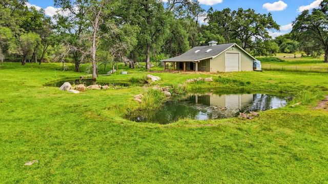 21211 McCourtney Rd, Grass Valley, CA 95949