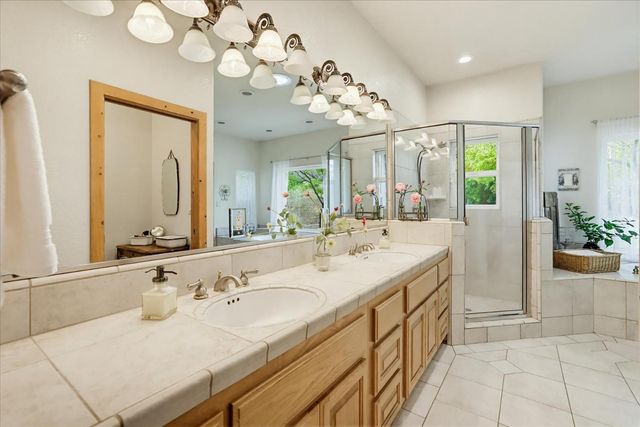 21211 McCourtney Rd, Grass Valley, CA 95949