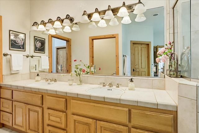 21211 McCourtney Rd, Grass Valley, CA 95949