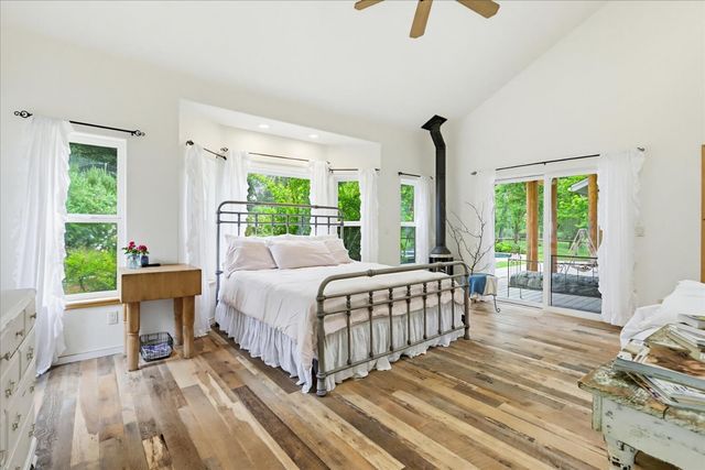 21211 McCourtney Rd, Grass Valley, CA 95949