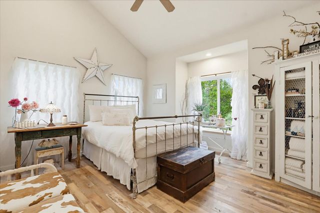 21211 McCourtney Rd, Grass Valley, CA 95949
