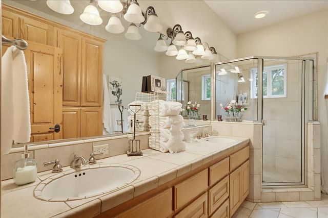 21211 McCourtney Rd, Grass Valley, CA 95949