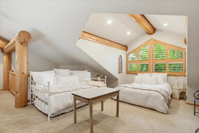 21211 McCourtney Rd, Grass Valley, CA 95949