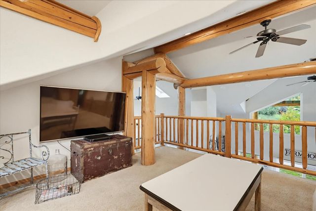 21211 McCourtney Rd, Grass Valley, CA 95949