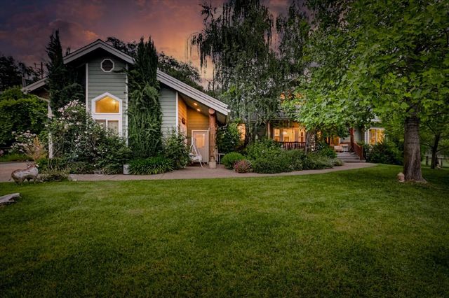 21211 McCourtney Rd, Grass Valley, CA 95949