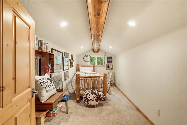 21211 McCourtney Rd, Grass Valley, CA 95949
