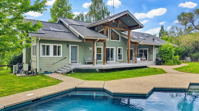 21211 McCourtney Rd, Grass Valley, CA 95949