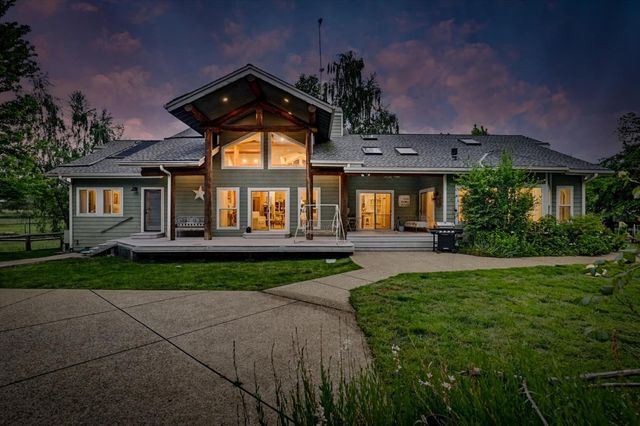 21211 McCourtney Rd, Grass Valley, CA 95949