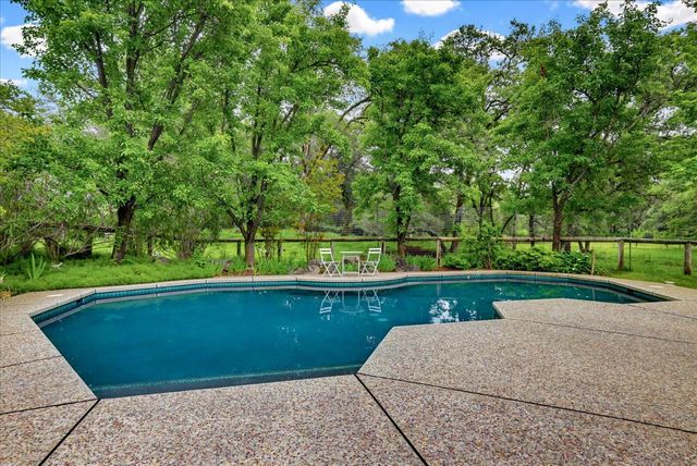 21211 McCourtney Rd, Grass Valley, CA 95949