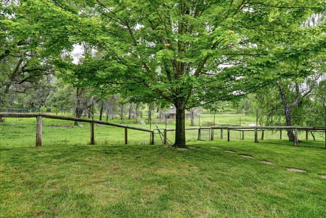 21211 McCourtney Rd, Grass Valley, CA 95949