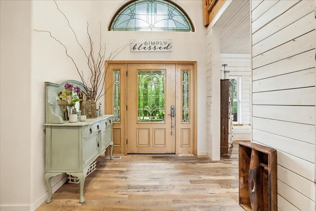 21211 McCourtney Rd, Grass Valley, CA 95949