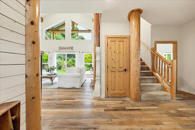 21211 McCourtney Rd, Grass Valley, CA 95949