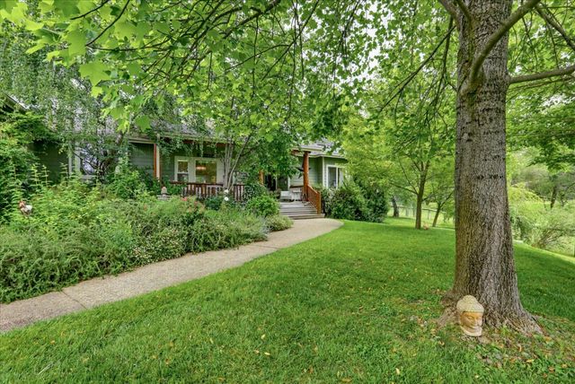 21211 McCourtney Rd, Grass Valley, CA 95949