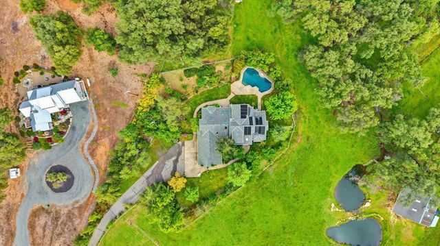 21211 McCourtney Rd, Grass Valley, CA 95949
