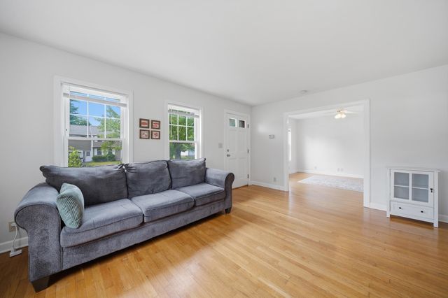 3 Buswell Street, Hudson, NH 03051