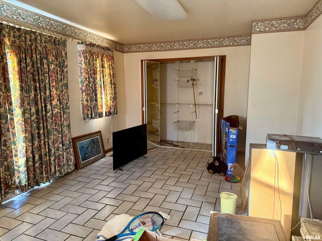 1605 W Copeland Street, Marion, IL 62959