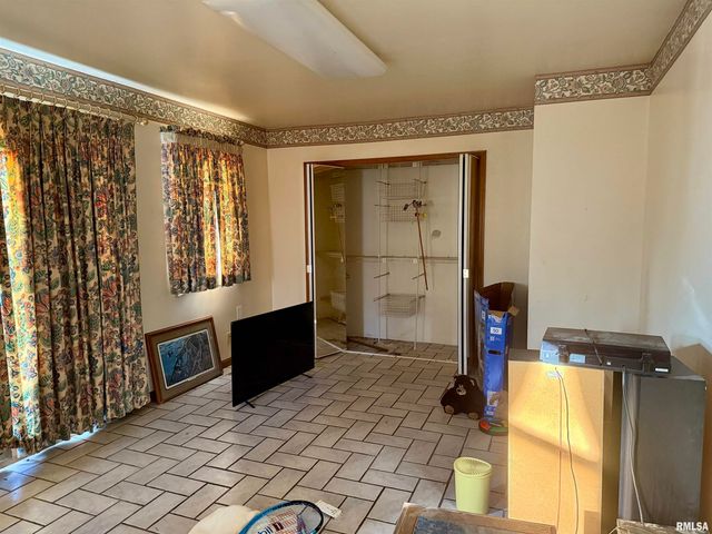 1605 W Copeland Street, Marion, IL 62959