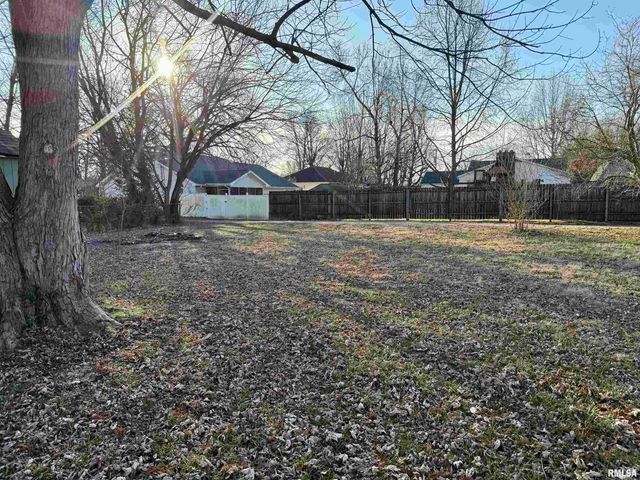 1605 W Copeland Street, Marion, IL 62959