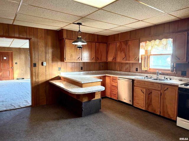 1605 W Copeland Street, Marion, IL 62959