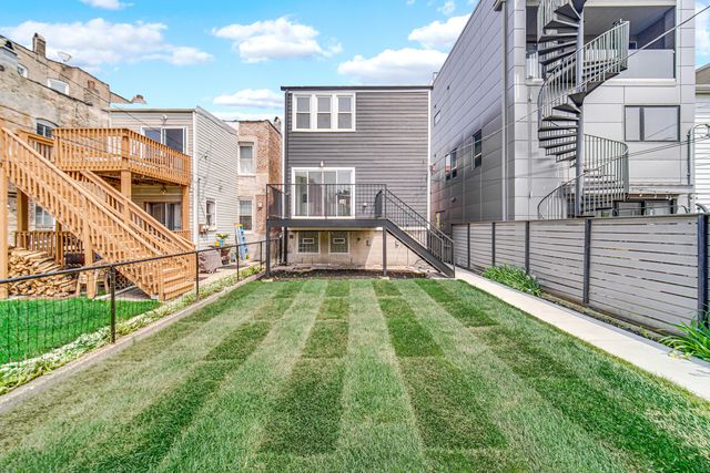 1520 N Campbell Avenue, Chicago, IL 60622