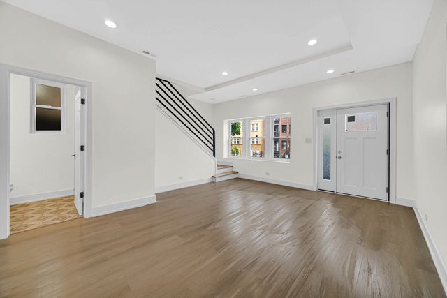 1520 N Campbell Avenue, Chicago, IL 60622