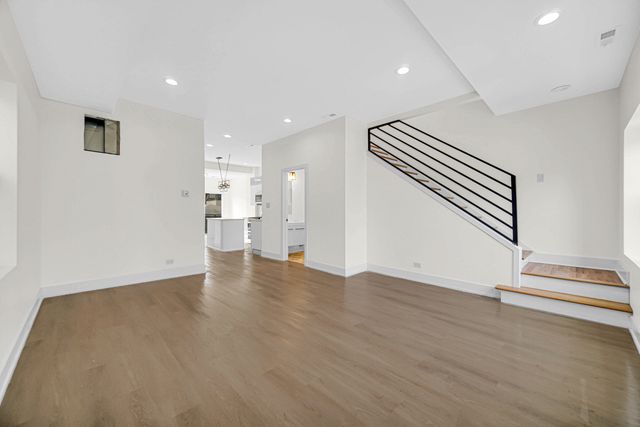 1520 N Campbell Avenue, Chicago, IL 60622