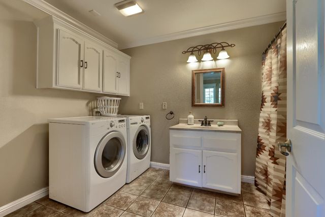 4421 Scrubby Oak Drive, Mariposa, CA 95338